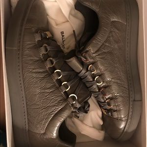 Sz 40 Balenciaga Sneakers Womens